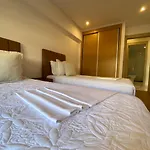 Palmeraie Appart Piscine Et Parking Prive